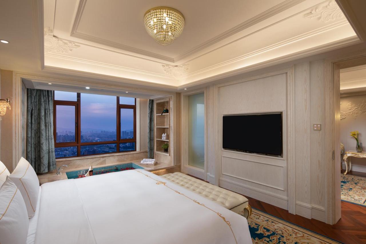 Wyndham Grand Kunming East Hotell Eksteriør bilde